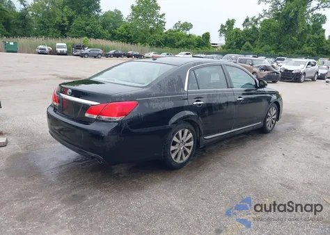 2012 Toyota Avalon Limited z USA, uszkodzony, nr VIN 4T1BK3DBXCU444849